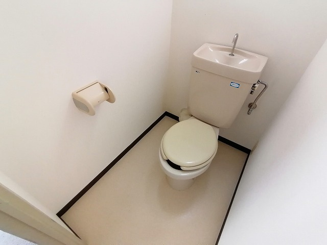 神戸市兵庫区佐比江町の賃貸マンションのトイレ