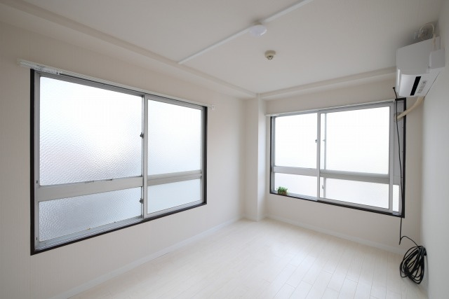 五條ハイツの居間・リビング