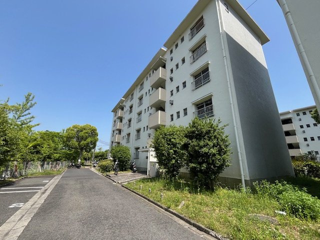 公団狭山住宅3号棟の外観