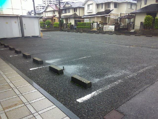大網白里市みやこ野２丁目のビルの周辺