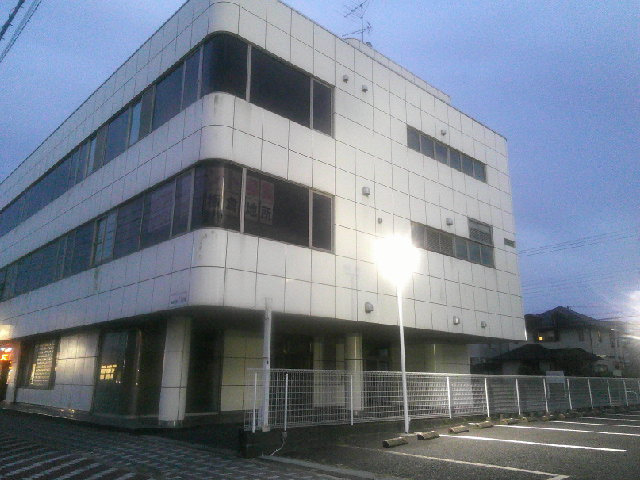 大網白里市みやこ野２丁目のビル
