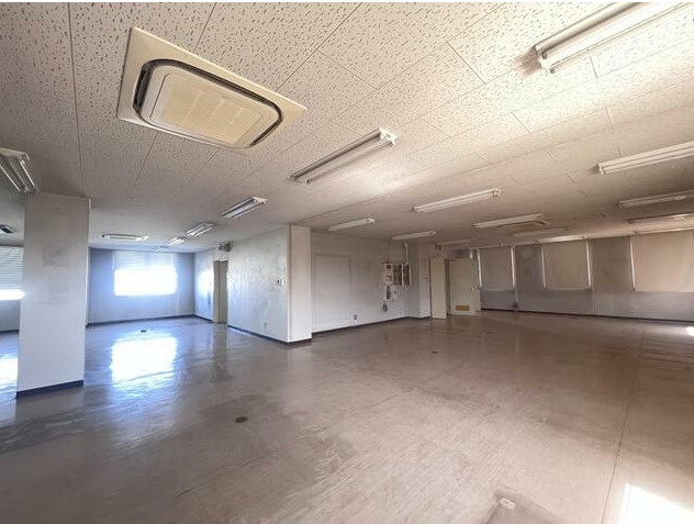 寅新田ペンガー貸しビルの内装