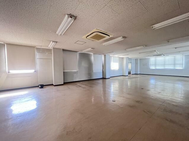 寅新田ペンガー貸しビルの内装