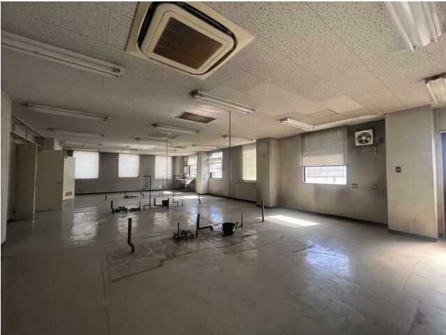 寅新田ペンガー貸しビルの内装