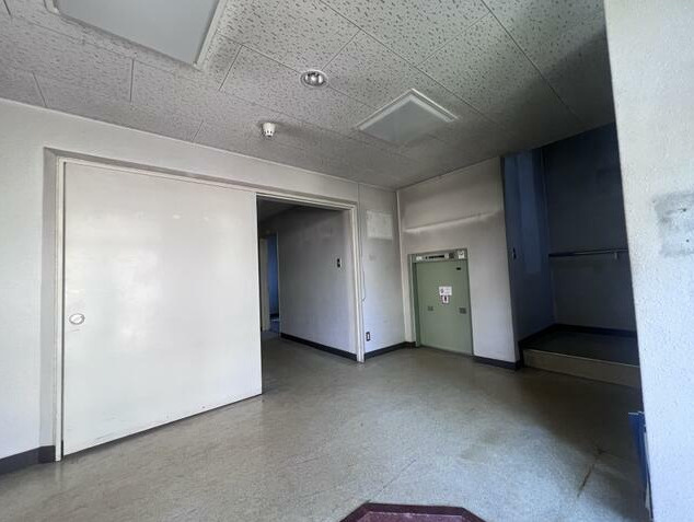 寅新田ペンガー貸しビルの内装