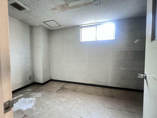 寅新田ペンガー貸しビルの内装