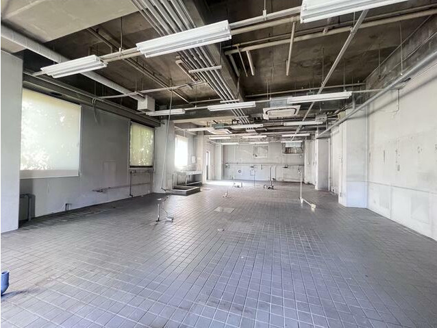 寅新田ペンガー貸しビルの内装