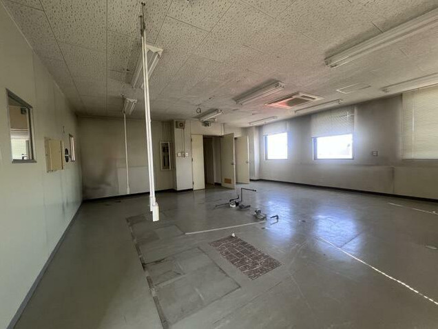 寅新田ペンガー貸しビルの内装