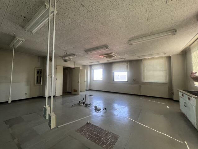 寅新田ペンガー貸しビルの内装