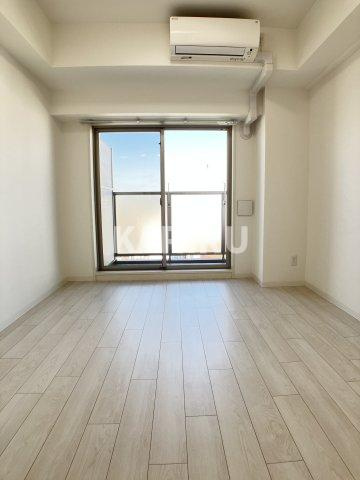 ゼオン大阪EASTの居間・リビング