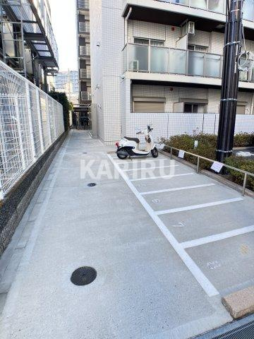 ゼオン大阪EASTの駐車場