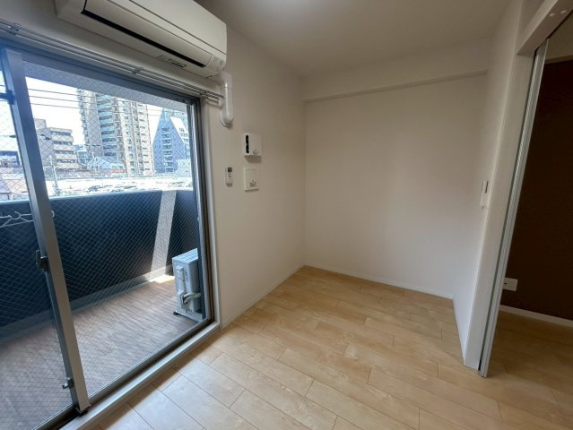 ヴィラ・セレーノ玉造本町の洋室