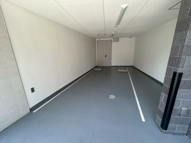 ヴィラ・セレーノ玉造本町の駐車場