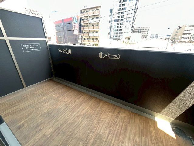 ヴィラ・セレーノ玉造本町のバルコニー