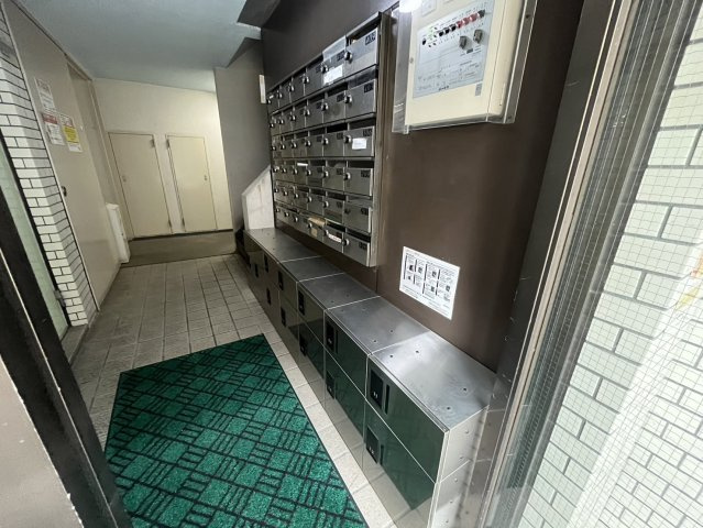 メゾン・ド・サブリエのその他共用部分|宅配ボックス付き