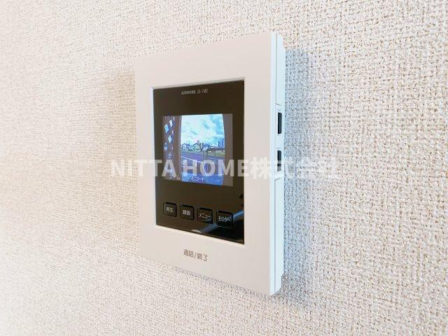 ホワイトストーク九日市のセキュリティ|モニタ付きインターホン設置で来客時も安心です◆