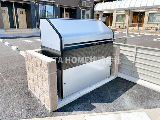 ホワイトストーク九日市の設備|敷地内ごみ捨て場もあります◎