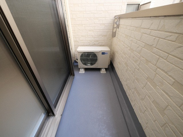 大阪市生野区巽中３丁目のアパートのバルコニー