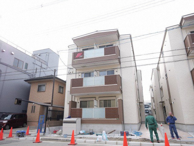 大阪市生野区巽中３丁目のアパートの外観