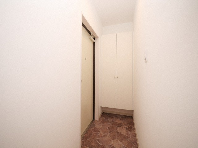 大阪市生野区巽中３丁目のアパートの玄関