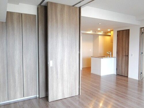 プラウドタワー亀戸クロスブライトタワー棟の居間・リビング