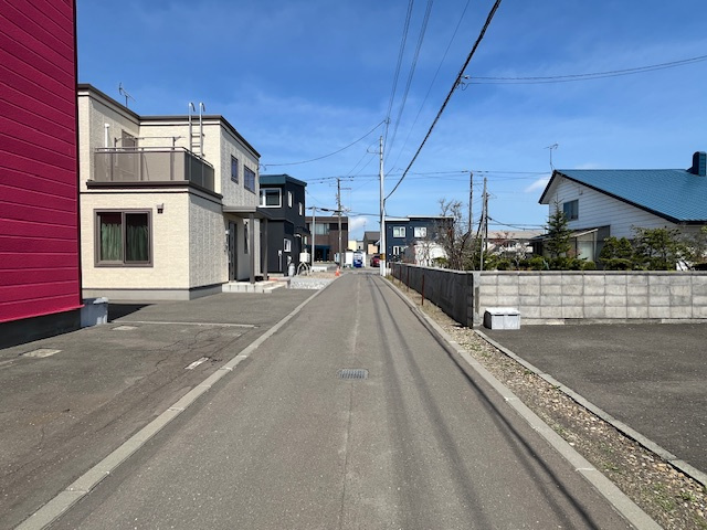 恵庭市中島町2丁目の前面道路含む現地写真