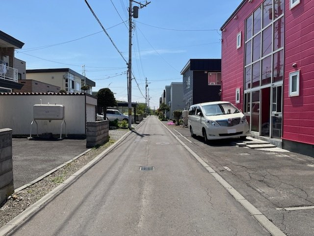 恵庭市中島町2丁目の前面道路含む現地写真