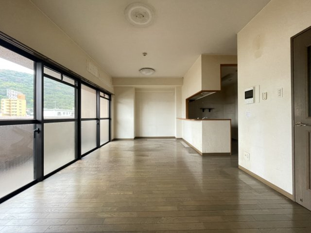 ダイアパレス西宝町弐番館の居間・リビング