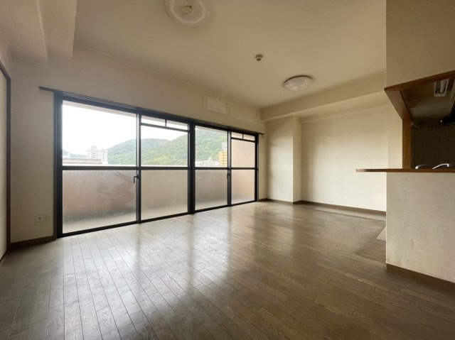 ダイアパレス西宝町弐番館の居間・リビング