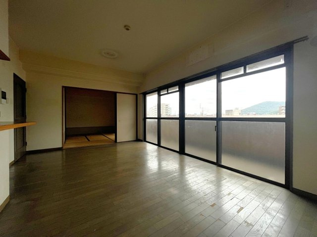 ダイアパレス西宝町弐番館の居間・リビング