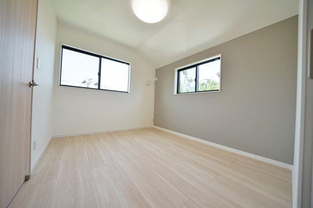 【横浜市保土ケ谷区仏向町1135-3全5棟新築戸建てA号棟】★仲介手数料無料★（仏向小学校・橘中学校）の洋室