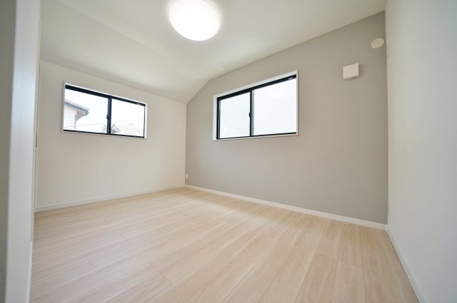 【横浜市保土ケ谷区仏向町1135-3全5棟新築戸建てA号棟】★仲介手数料無料★（仏向小学校・橘中学校）の洋室