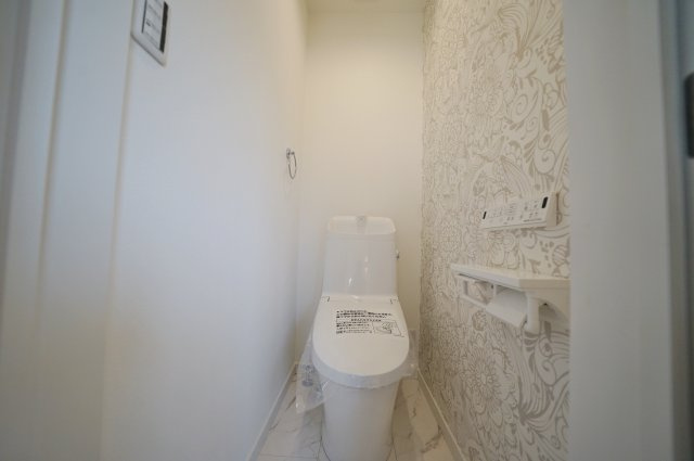 【横浜市保土ケ谷区仏向町1135-3全5棟新築戸建てA号棟】★仲介手数料無料★（仏向小学校・橘中学校）のトイレ