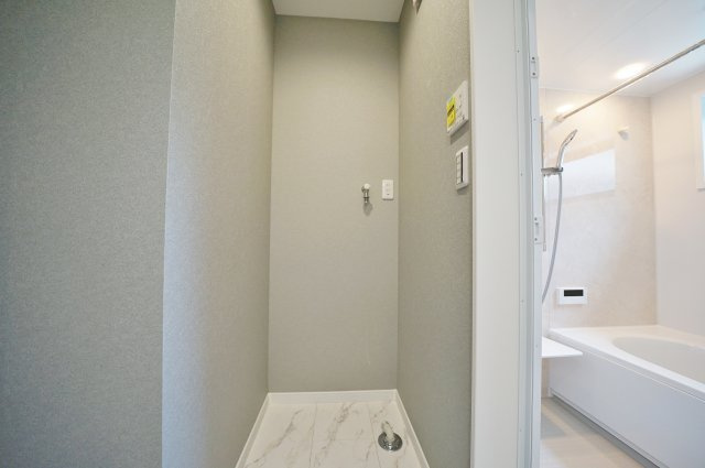 【横浜市保土ケ谷区仏向町1135-3全5棟新築戸建てA号棟】★仲介手数料無料★（仏向小学校・橘中学校）のランドリースペース