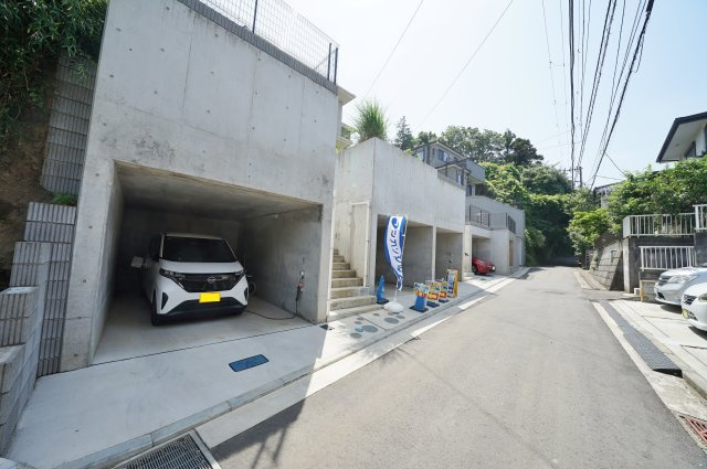 【横浜市保土ケ谷区仏向町1135-3全5棟新築戸建てA号棟】★仲介手数料無料★（仏向小学校・橘中学校）の前面道路含む現地写真