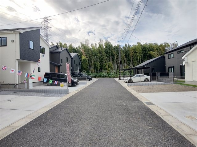 【前面道路含む現地写真】の画像