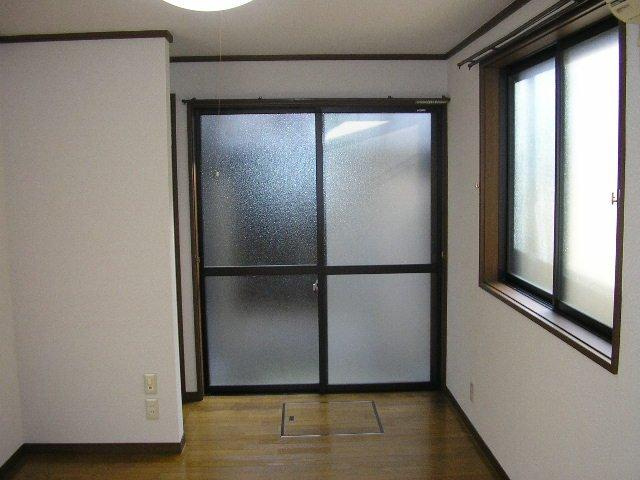 エスポワール日吉の寝室|大きな掃出し窓と見晴らし窓 