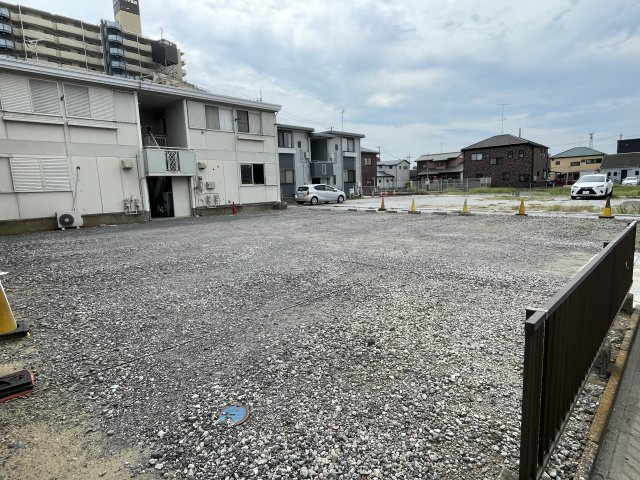 板倉ハイツの駐車場