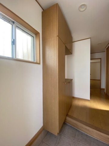 青木町中古戸建　室内全面リフォーム済の玄関