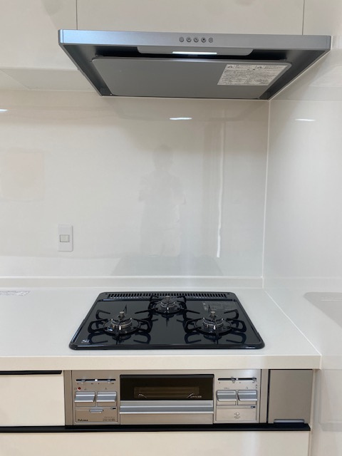 青木町中古戸建　室内全面リフォーム済のキッチン