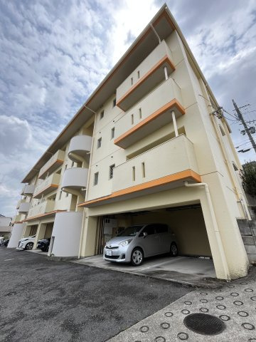 瀬戸市原山町の一棟マンションの外観