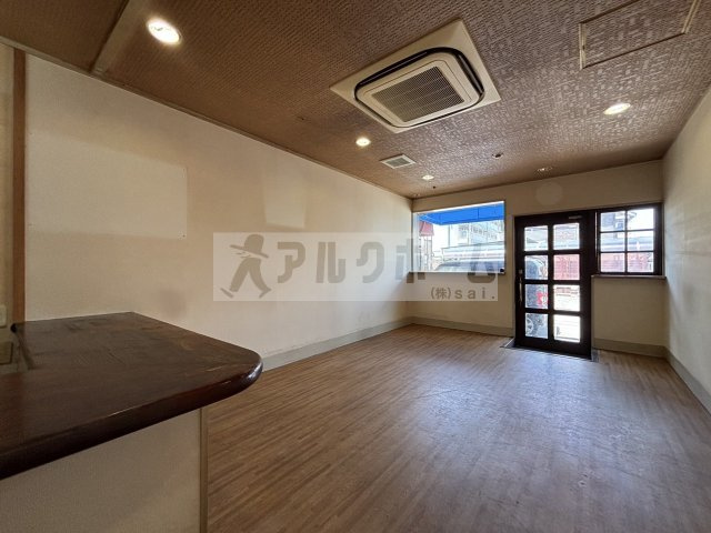柏原市玉手町の店舗一部の内装