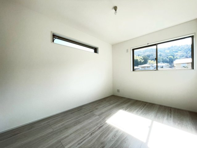 限定４区画新築分譲☆人気のオール電化仕様☆設備充実☆駐車２台ＯＫ☆山科区西野山射庭ノ上町の洋室|洋室