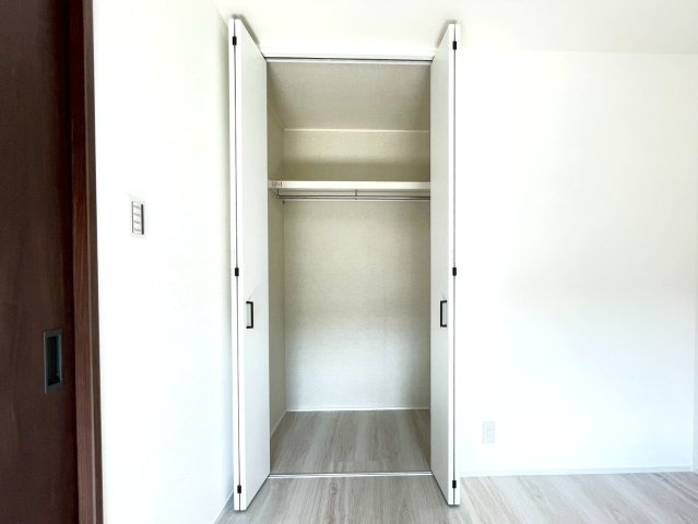 限定４区画新築分譲☆人気のオール電化仕様☆設備充実☆駐車２台ＯＫ☆山科区西野山射庭ノ上町の収納|洋室　クローゼット