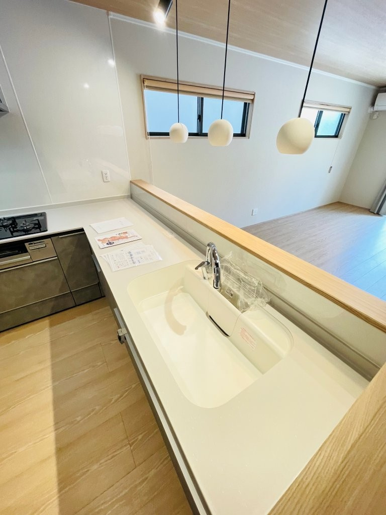 岡崎市上地6丁目　新築分譲住宅　全5棟　1号棟のキッチン|浄水器一体型水栓です。