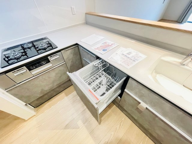 岡崎市上地6丁目　新築分譲住宅　全5棟　1号棟のキッチン|食器洗い乾燥機もついていて家事の時短になります♪