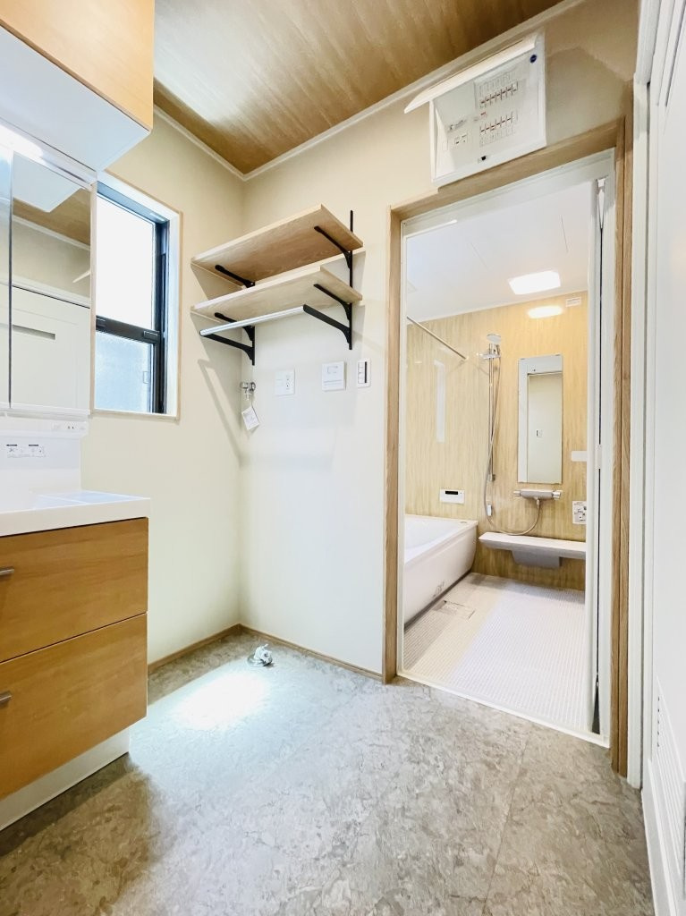 岡崎市上地6丁目　新築分譲住宅　全5棟　1号棟の脱衣所