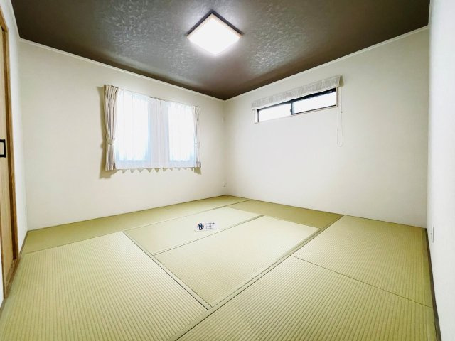 岡崎市上地6丁目　新築分譲住宅　全5棟　1号棟の和室|独立和室は来客時や、リビングの音が気にならないので個室としても活躍します♪