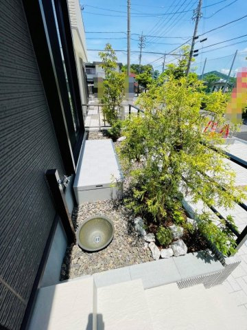 岡崎市上地6丁目　新築分譲住宅　全5棟　1号棟の庭|庭には洗車や水やりに便利な立水栓付き♪