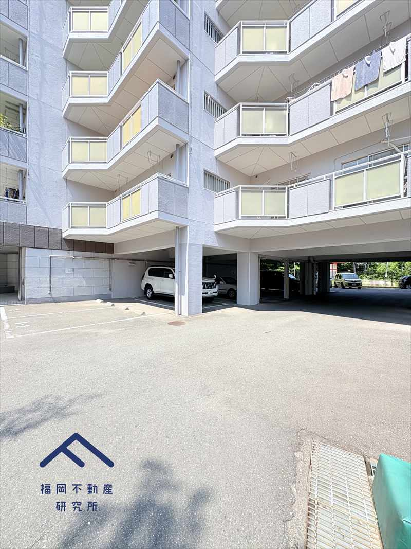 エバーライフ香椎の駐車場